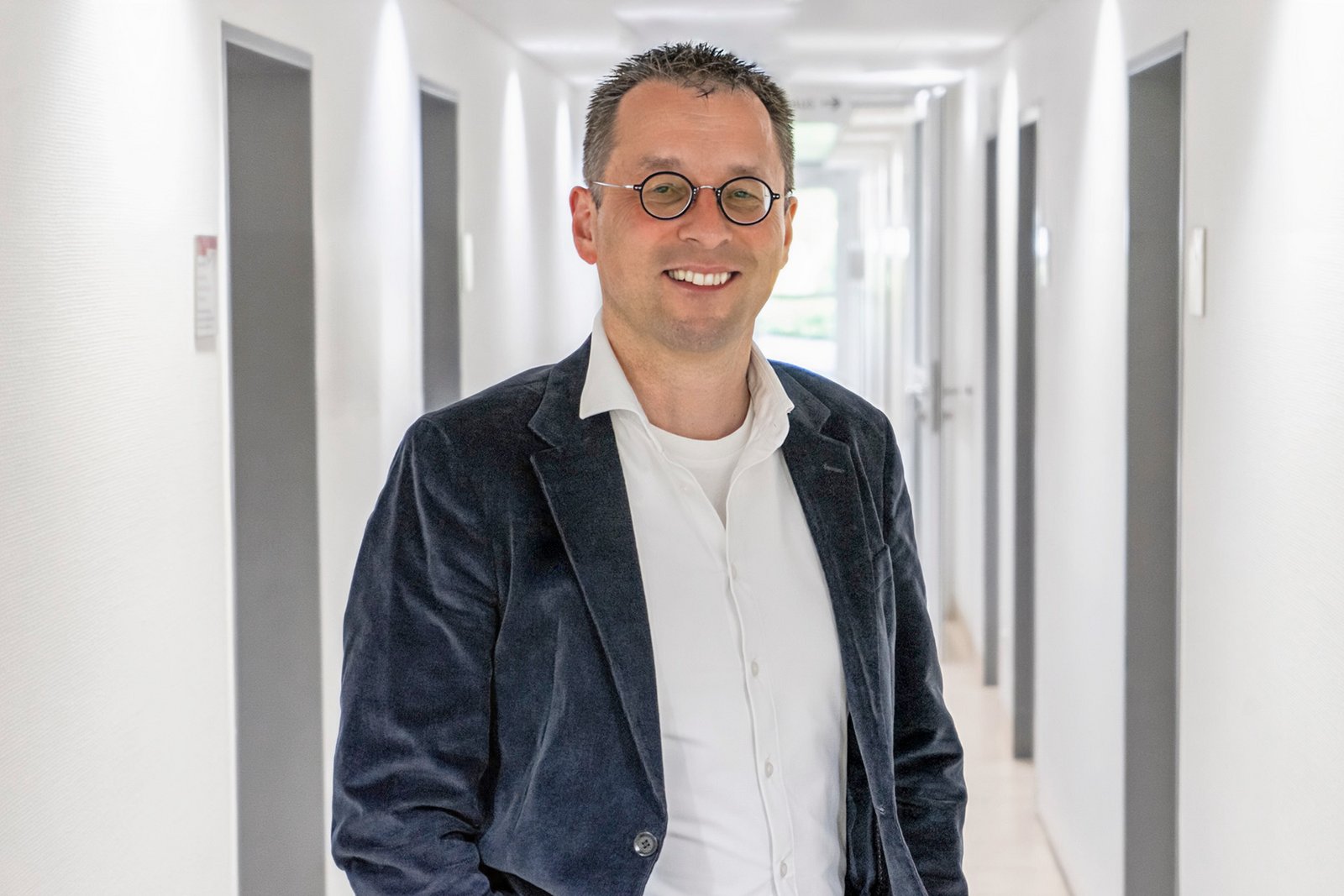 Das Bild zeigt Klaus Hammelbeck