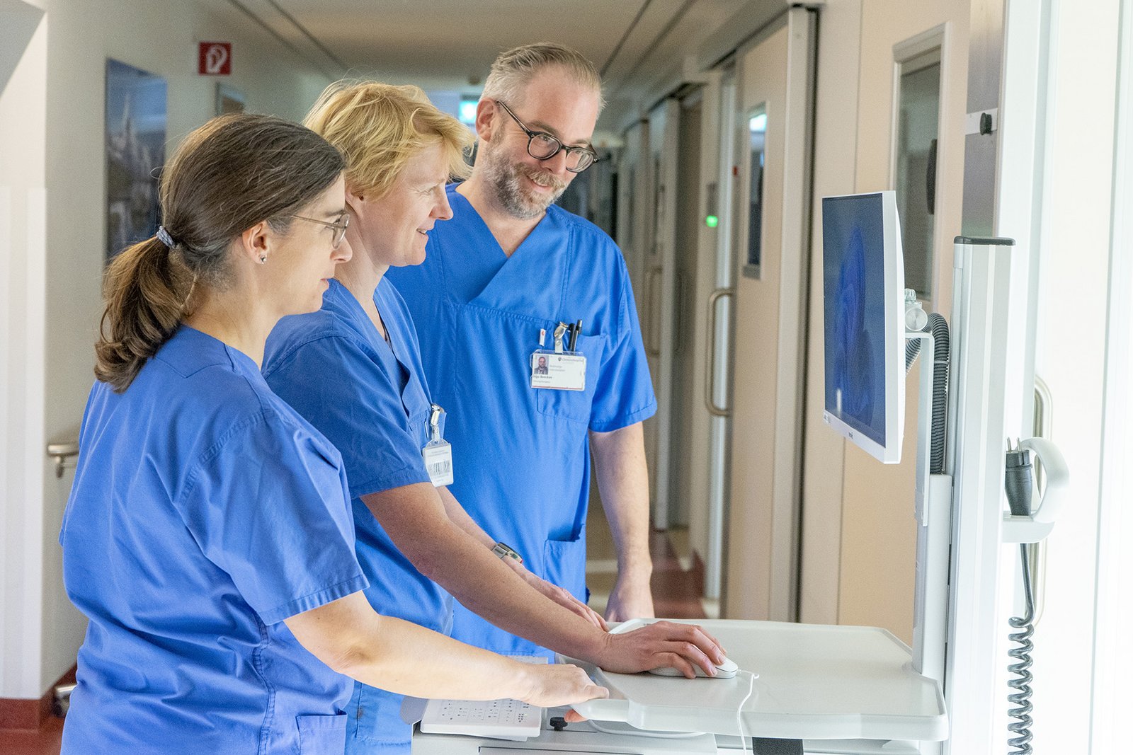 Das Bild zeigt das Team der Weaningstation bei der Arbeit.