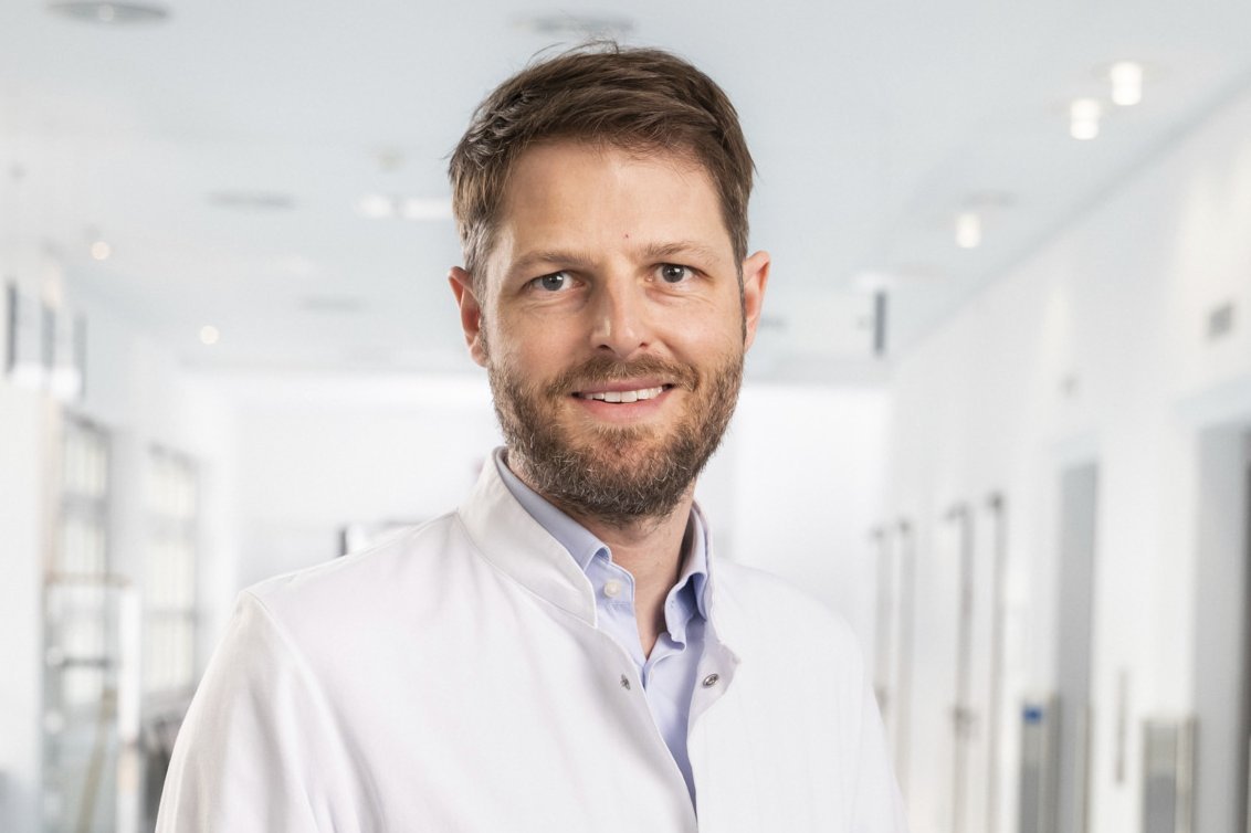 Das Bild zeigt Dr. Carl Opitz